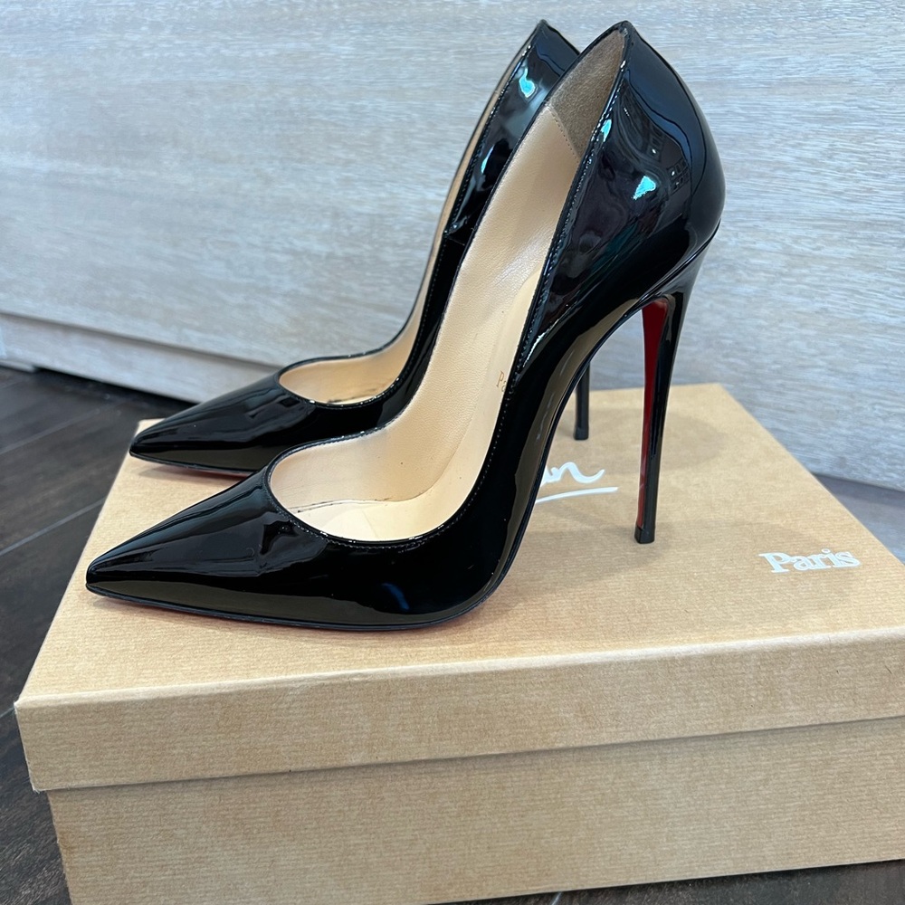 Christian Louboutin So Kate Pumps